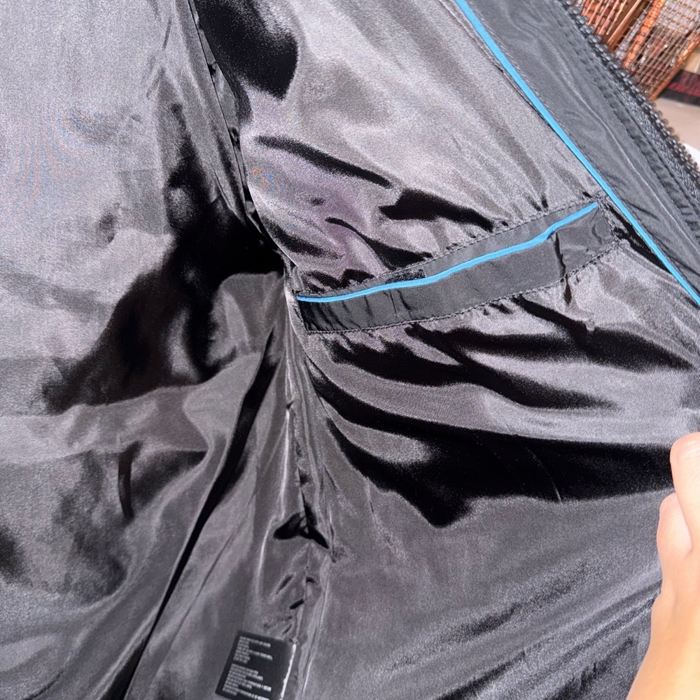 Water proof jacket - Picture 3 of 3